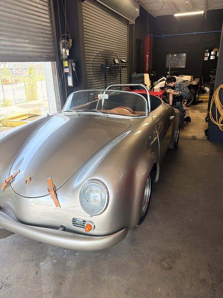 Wynwood Mechanic Garage