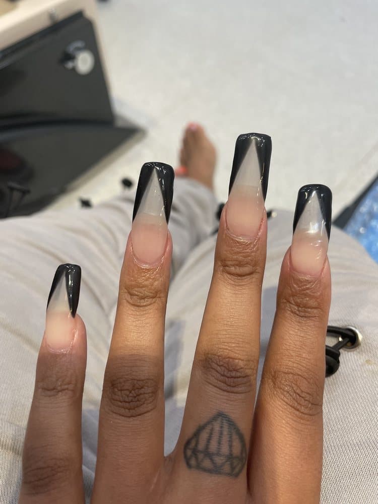 Brickell Nail Bar