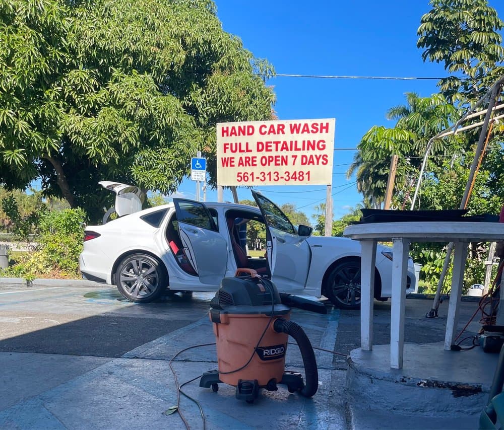 Damián hand car wash