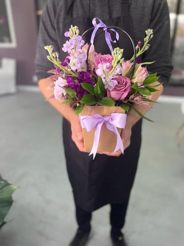 Harry’s Famous Flowers