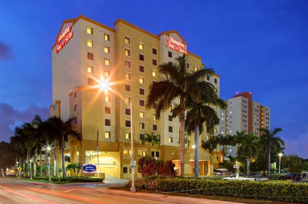 Hampton Inn & Suites by Hilton Miami Airport South - Blue Lagoon