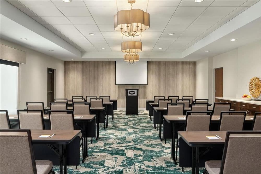 Hampton Inn & Suites Tampa Busch Gardens Area