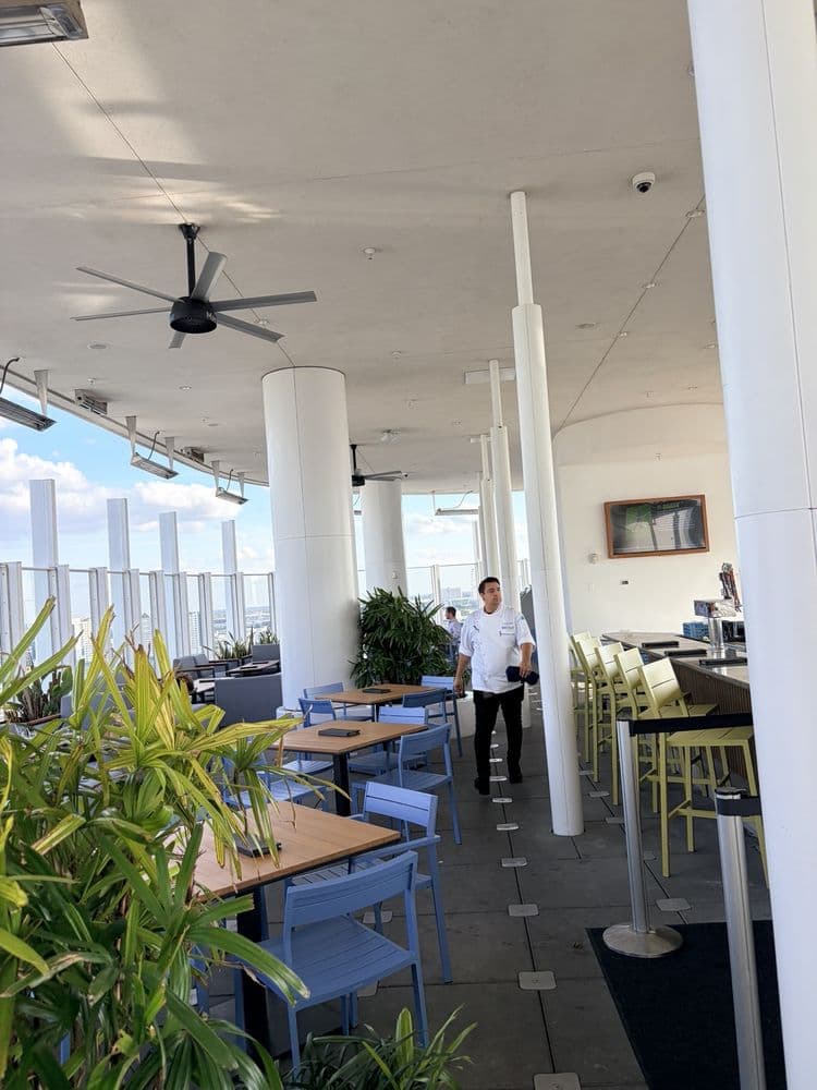Bar 17 Bistro
