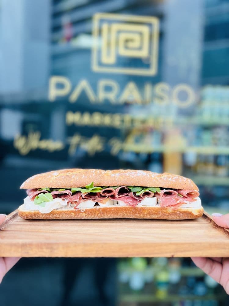Paraiso Market Cafe