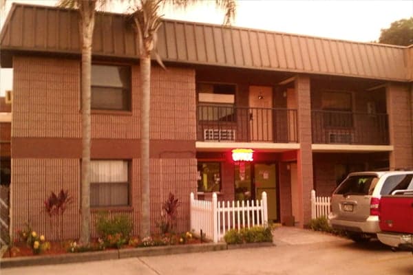 East Lake Inn