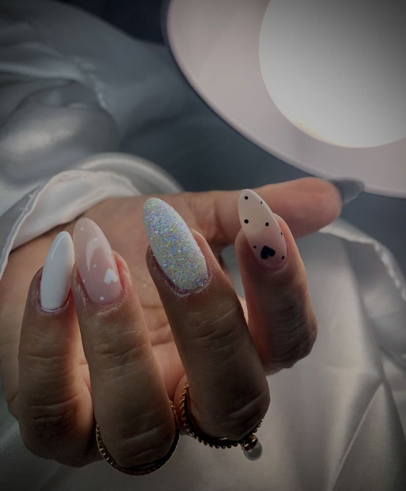 Royal Nails & Beauty