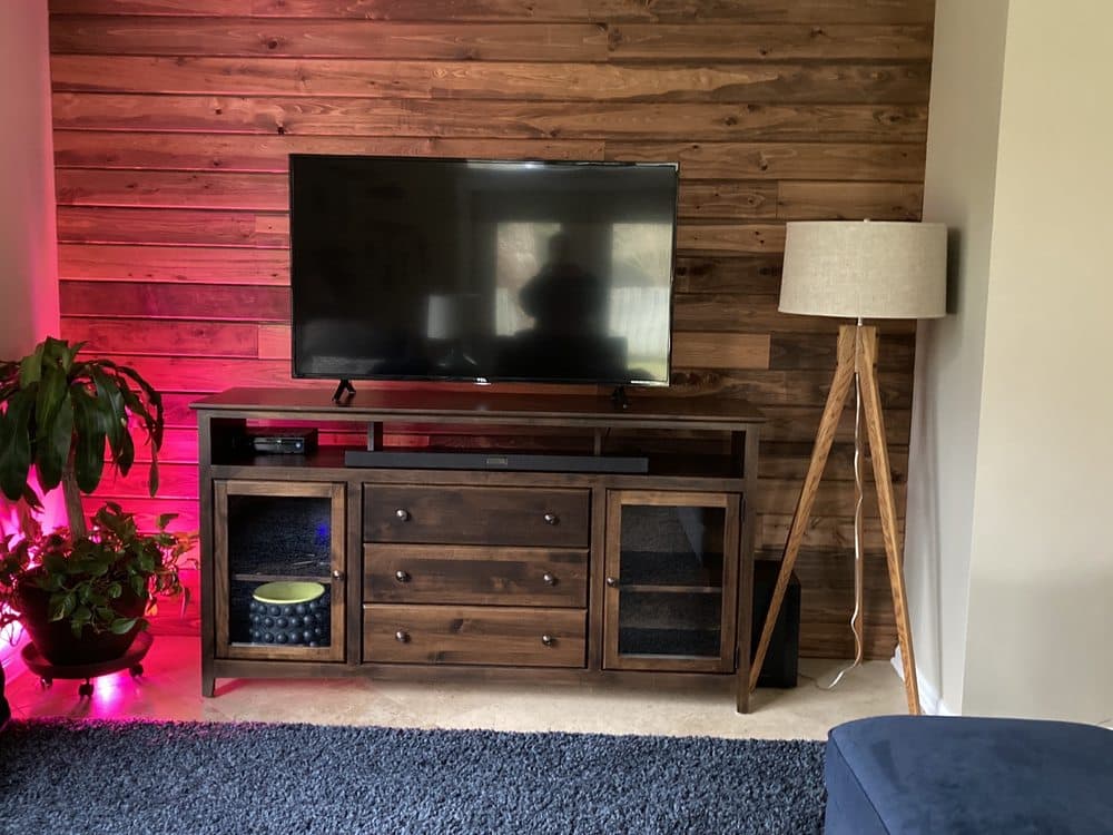 Annie Oakley's Wood Furniture Gallery