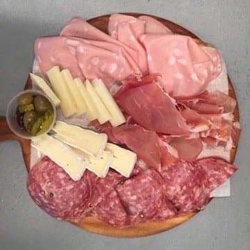 Meet' N Cheese