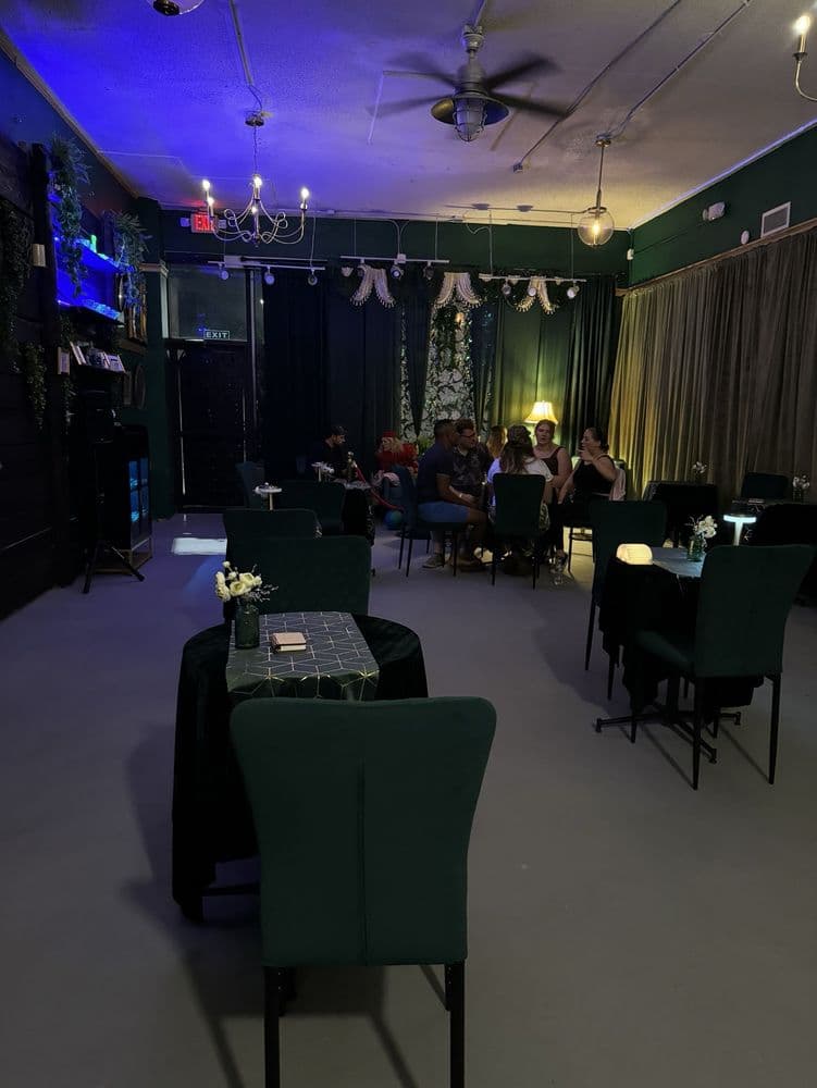 The Emerald Vine Room