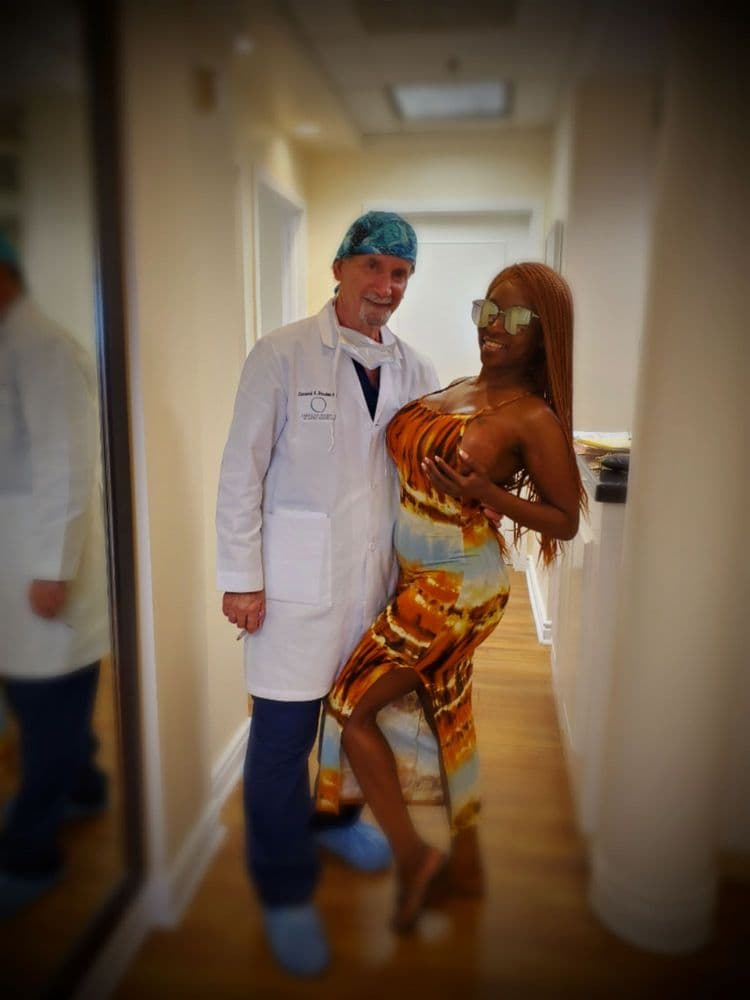 Leonard A Roudner, MD FACS