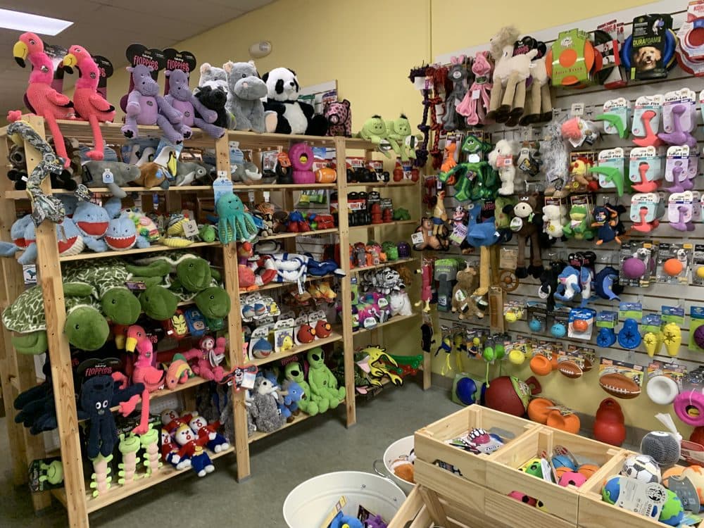 Louise's Pet Connection Natural Pet Market