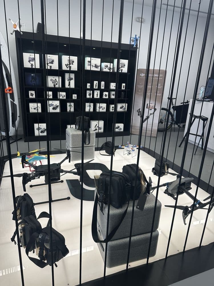 DJI