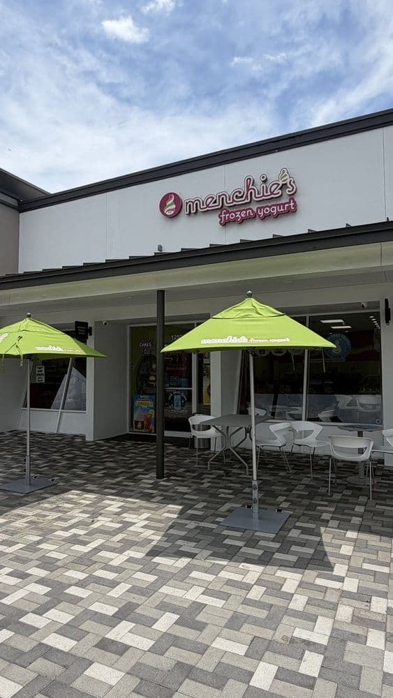 Menchie’s  Frozen Yogurt