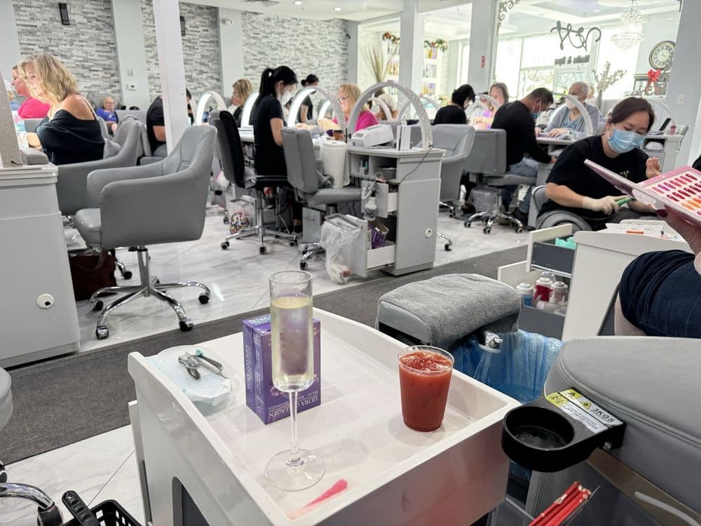 VN Nails and Spa