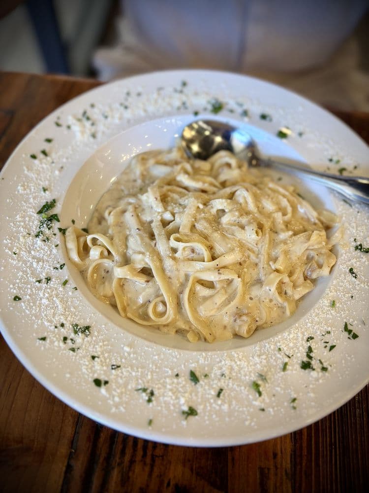 Cucina Pizza & Bar