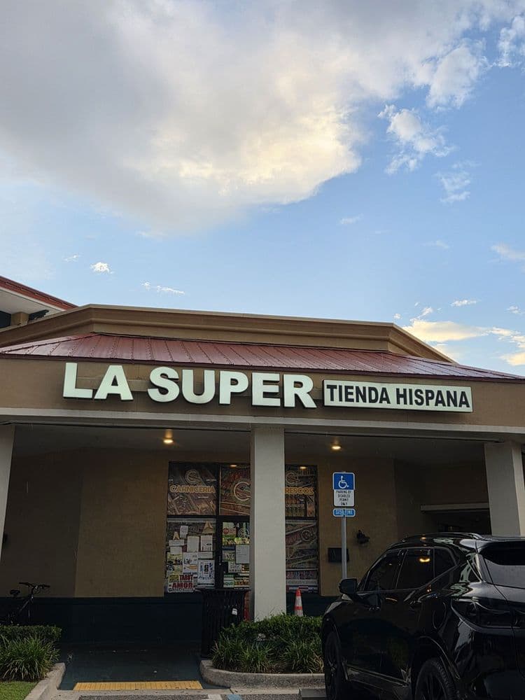 La Super Tienda Hispana