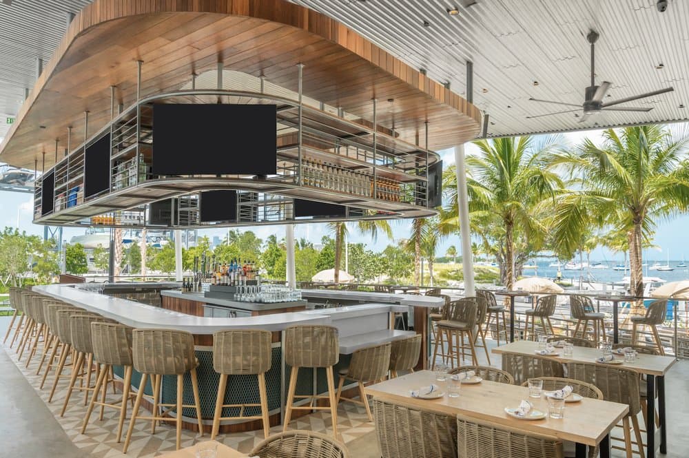 Bayshore Club Bar & Grill