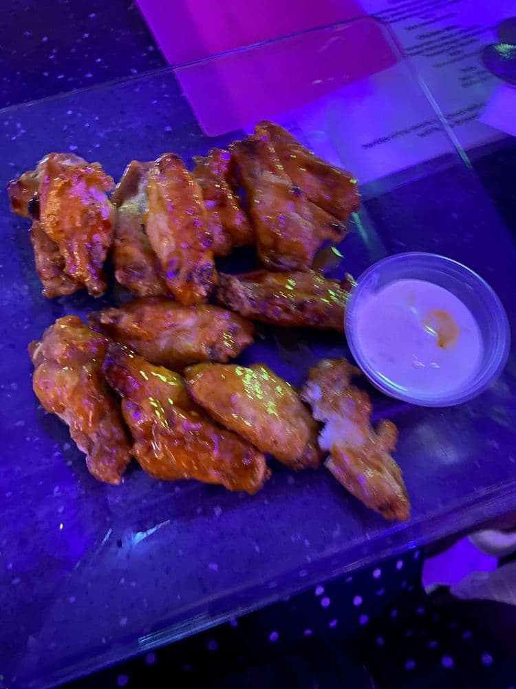 La La’s Sports Lounge