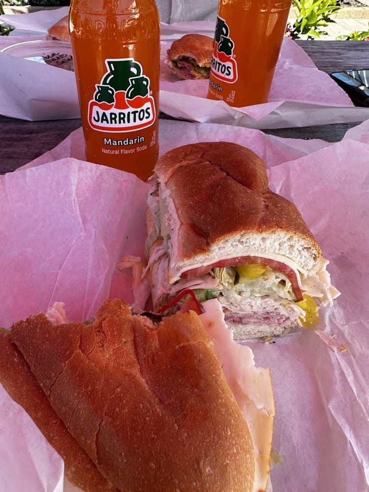 Huxter's Market & Deli