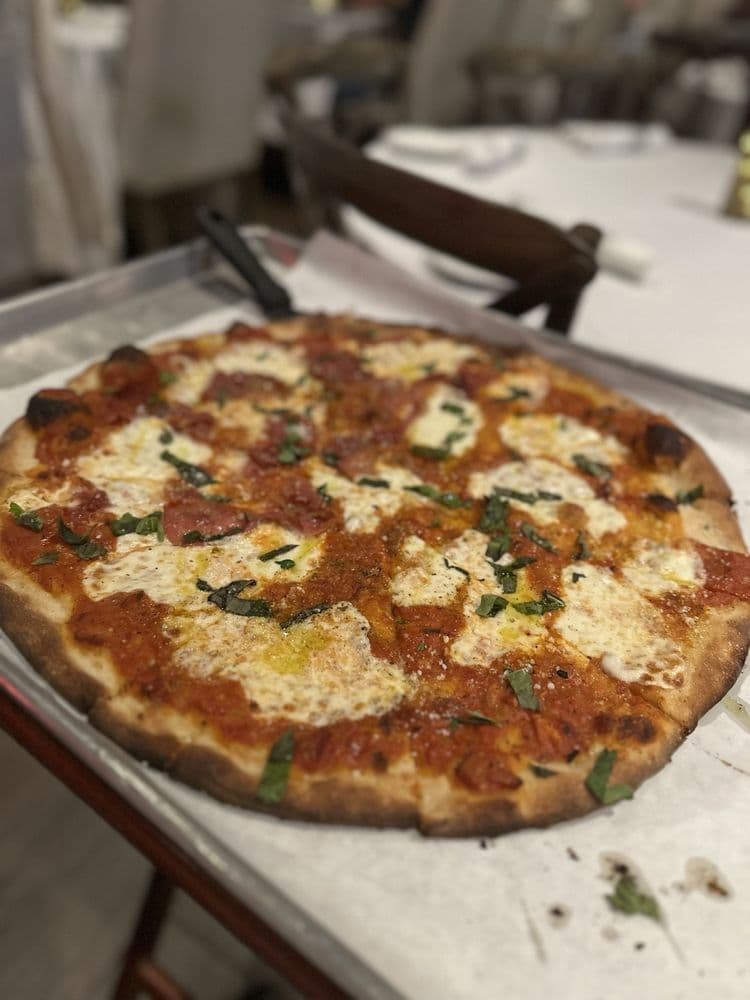Fantini's Italian Restaurant featuring New Haven Style Apizza