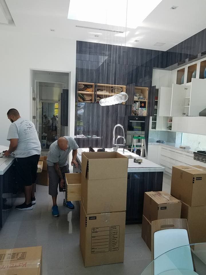 Dixon Moving