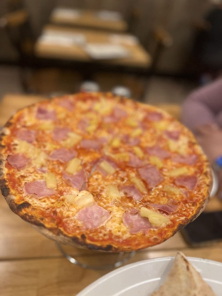 Mister O1 Extraordinary Pizza - Pinecrest