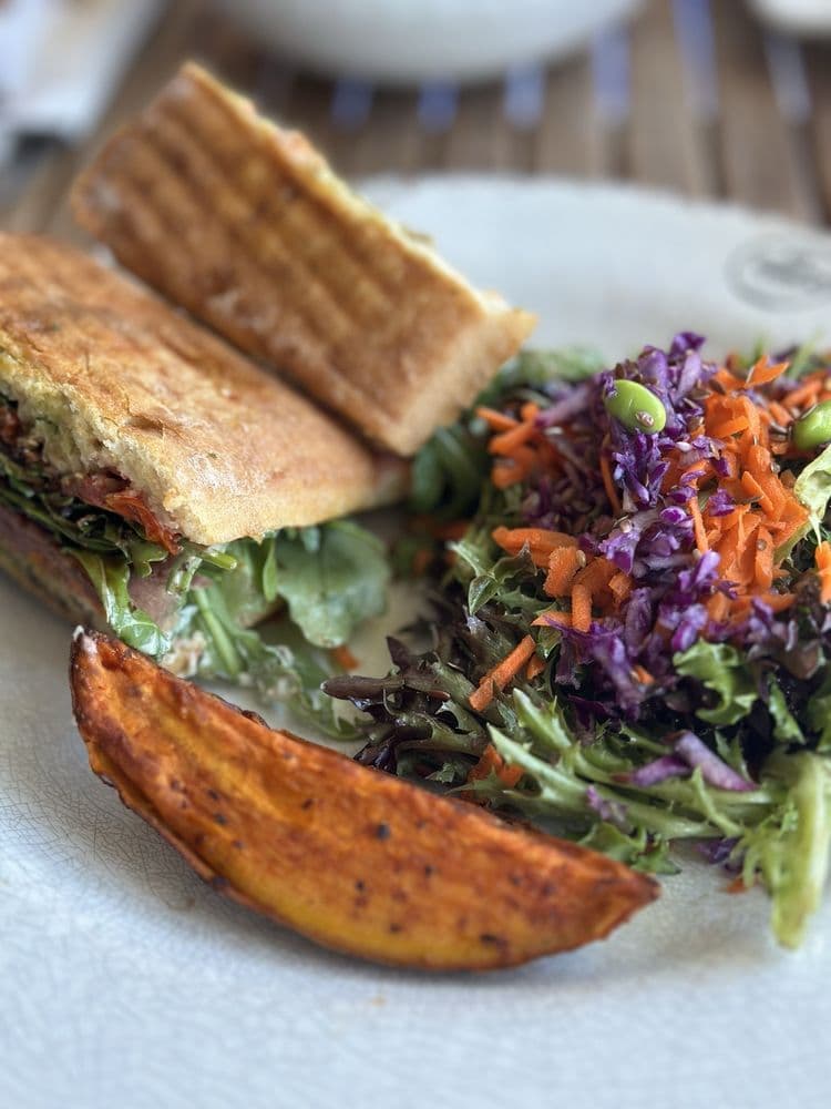 La Tabla  Food & Juicery
