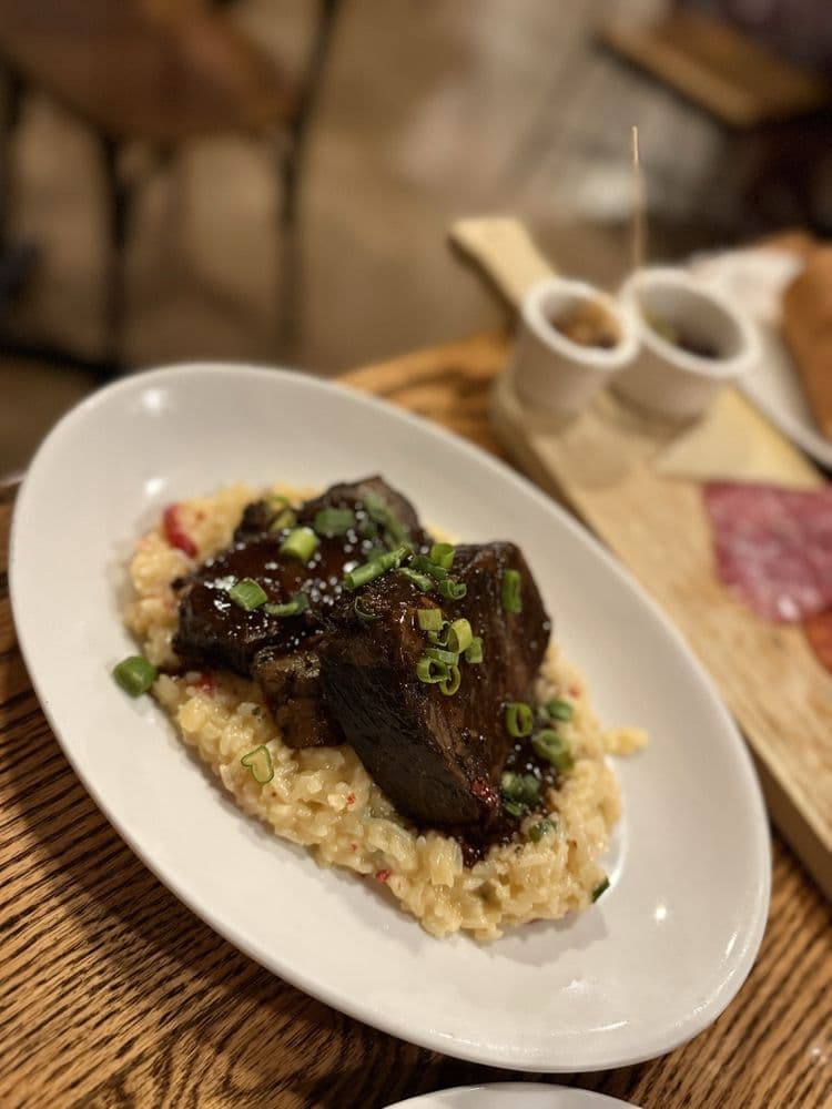 El Carajo International Tapas & Wines