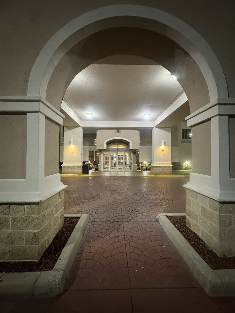 Comfort Suites Downtown