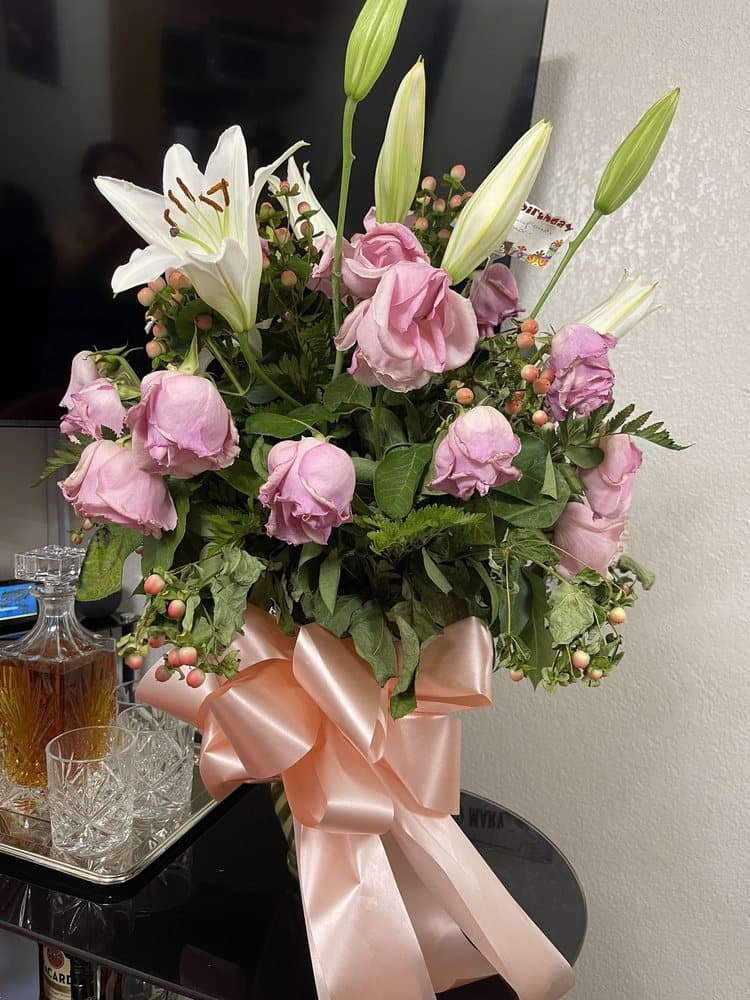 Jireh Flowers & Gifts By Eddy
