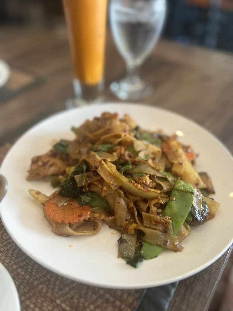 Tuptim Thai And Sushi Restaurant