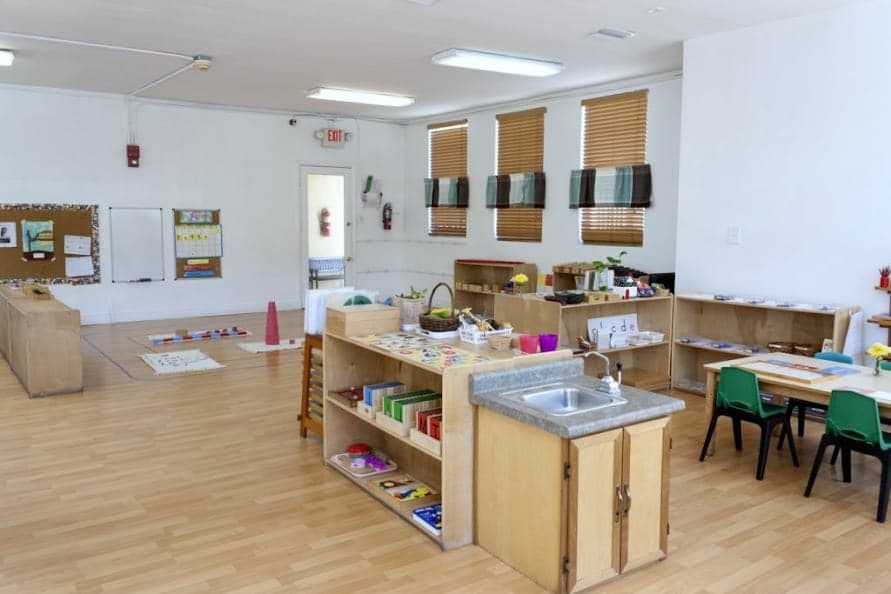 Coconut Grove Montessori School - Preschool & Elementary Campus