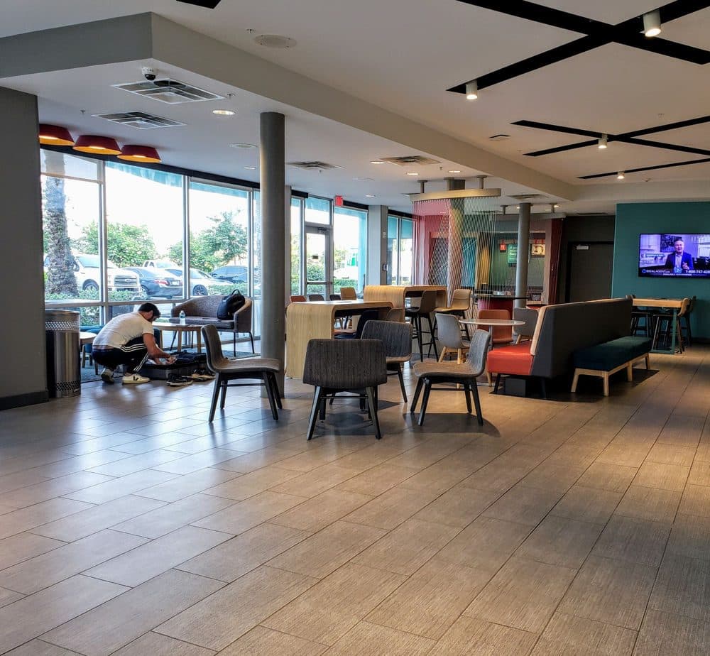 avid hotel Orlando International Airport