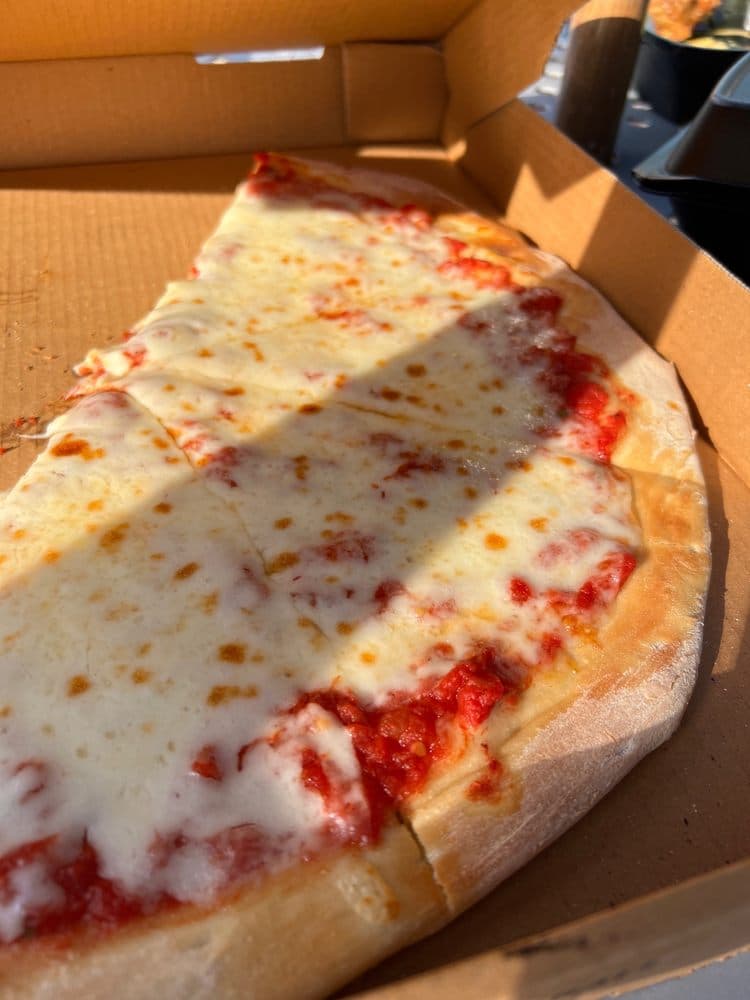 Alberto's Pizzeria