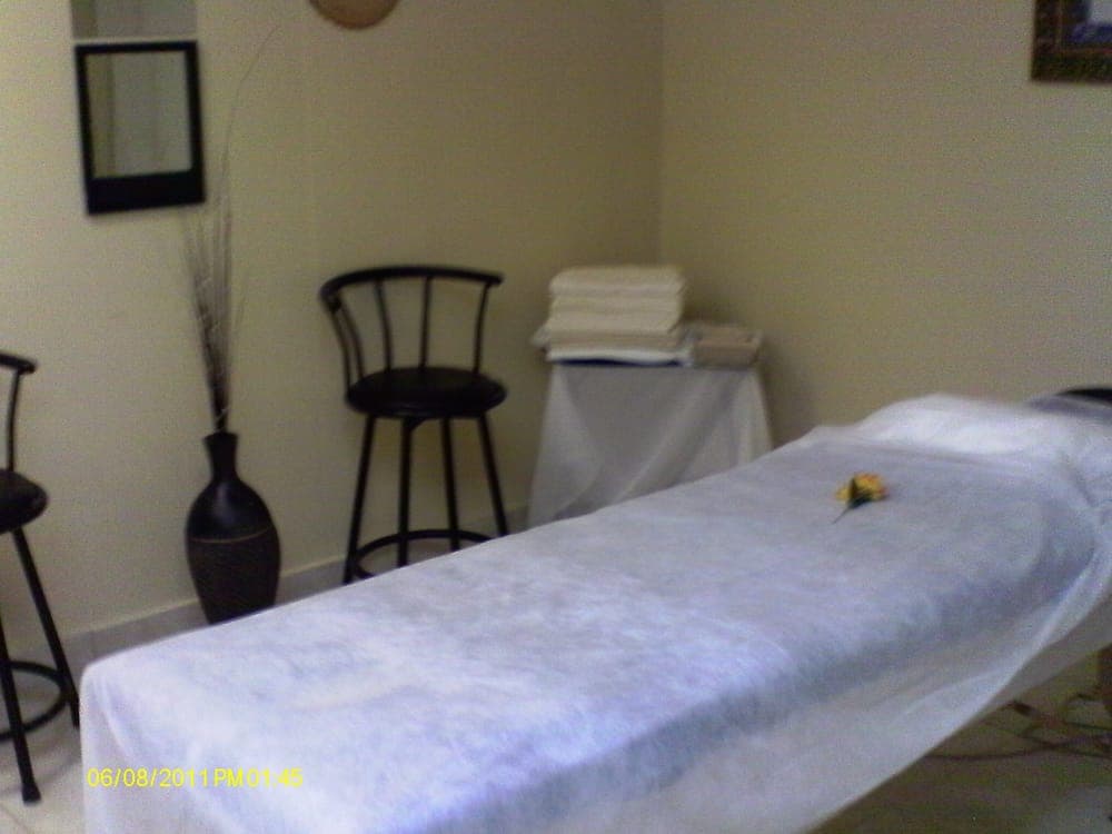 Amnesia Therapy & Spa