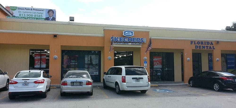 SKECHERS Warehouse Outlet