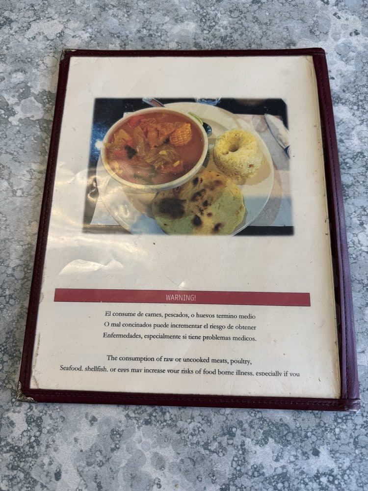 La Isla Cafeteria Salvadoreña R