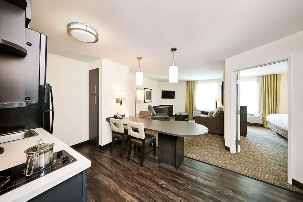 Sonesta Simply Suites Jacksonville Southpoint