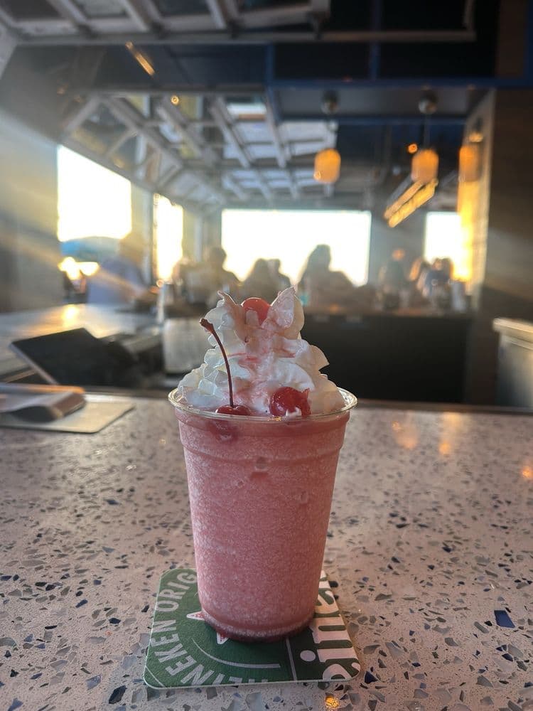 Lah De Dah Beach Bar & Grill