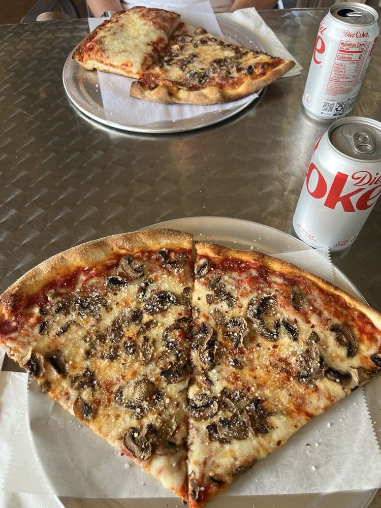 Daddy Brooklyn Pizzeria
