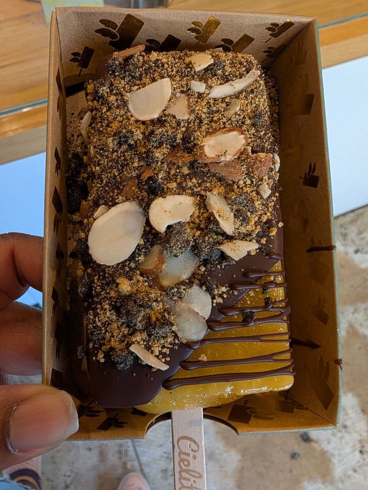 Cielito Artisan Pops