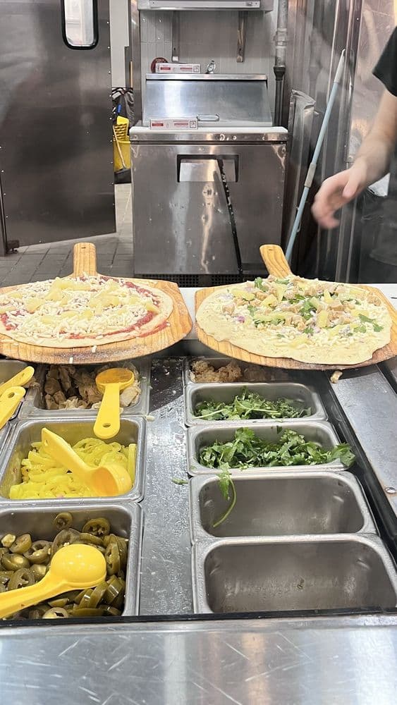 Pieology Pizzeria, Miami, FL