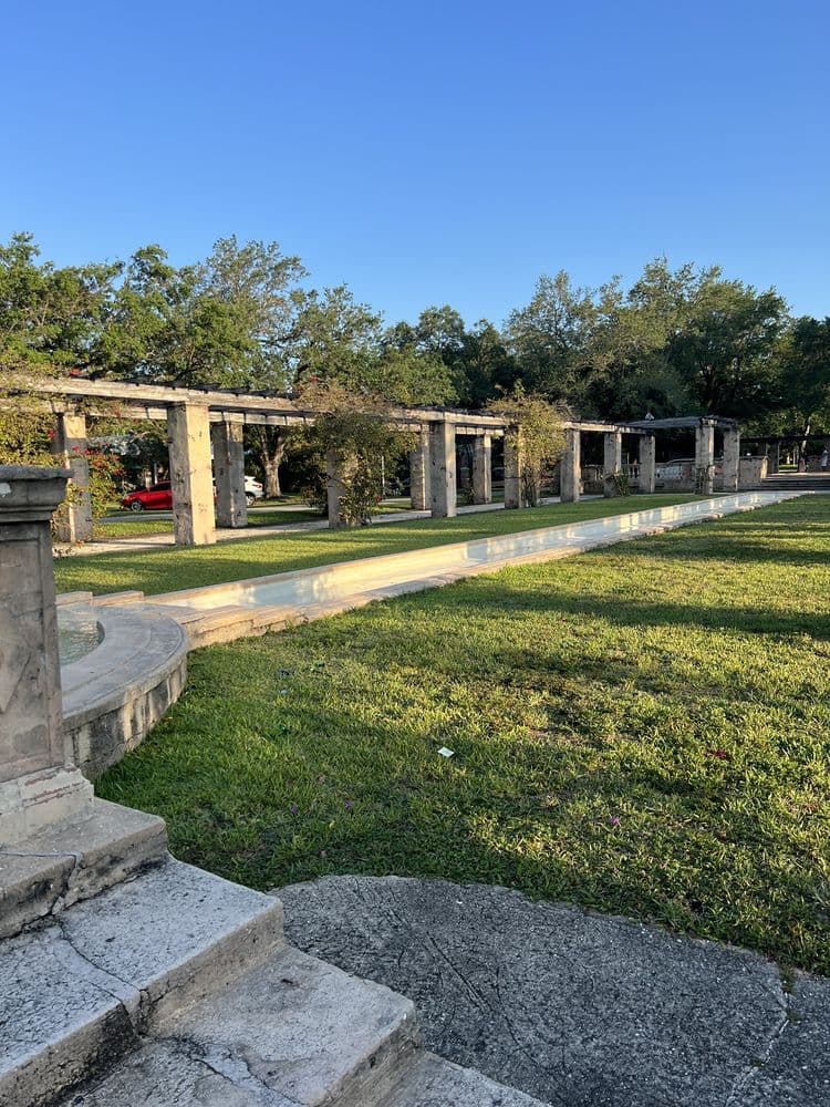 Coral Gables Entrance Park
