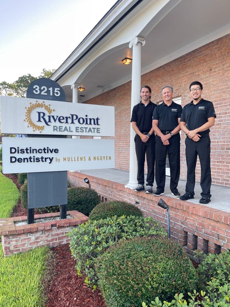 Distinctive Dentistry by Mullens & Nguyen