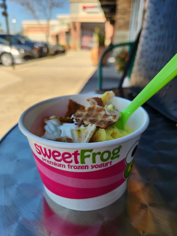 sweetFrog Premium Frozen Yogurt