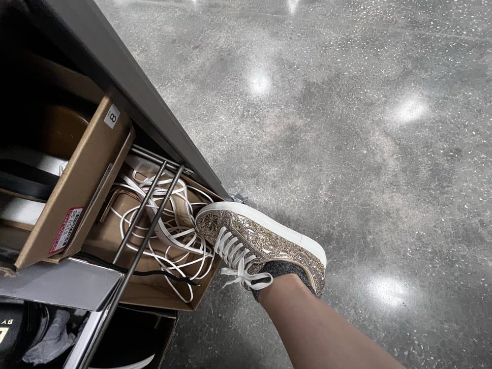 DSW Designer Shoe Warehouse