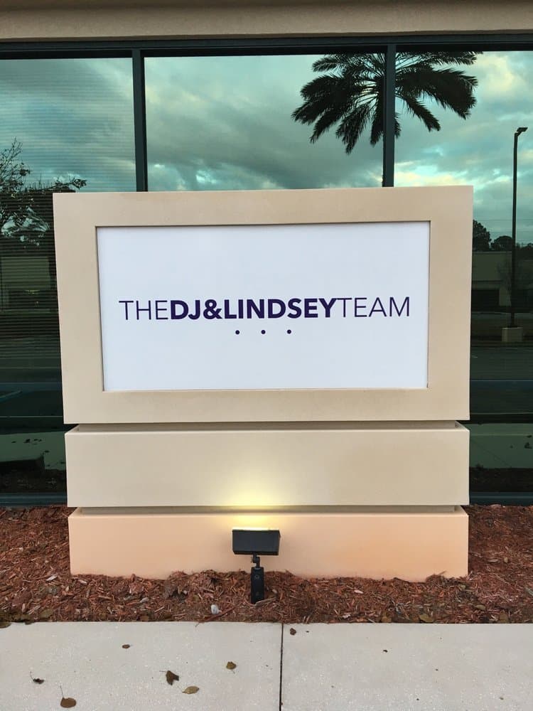 The DJ & Lindsey Team