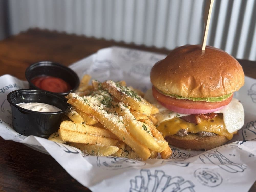 305 Degrees Burgers Bar
