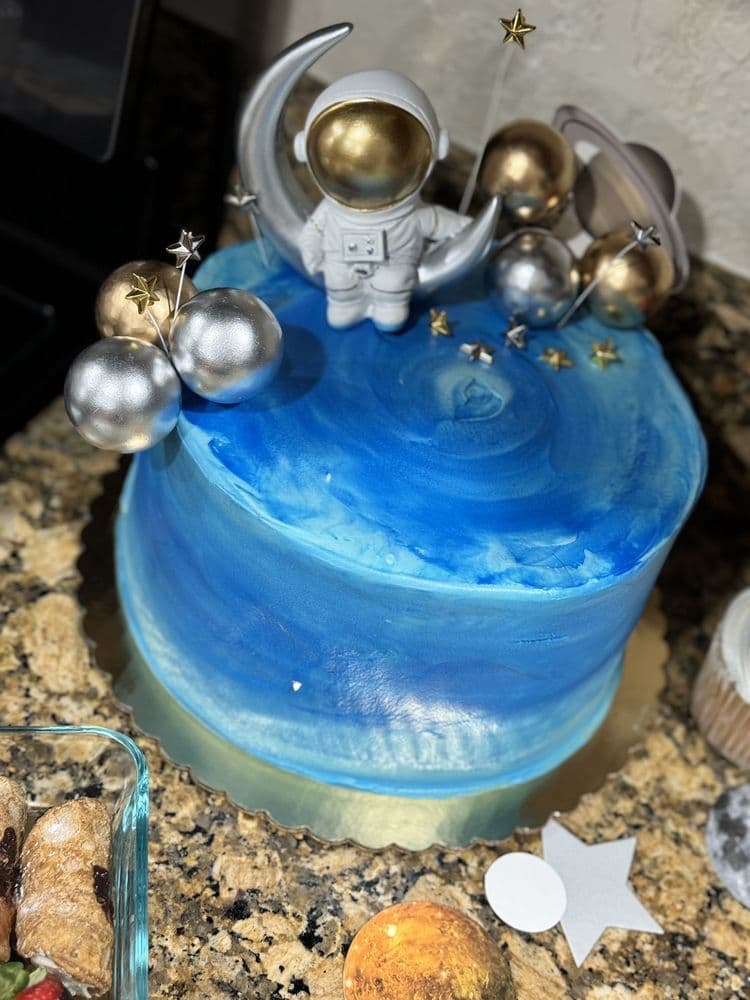 Claudia's Heavenly Flans and Cakes