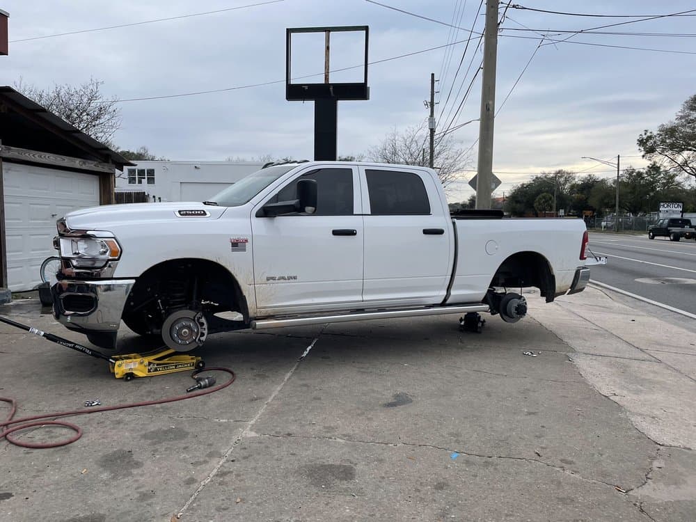 Robert's Tire & Wheel